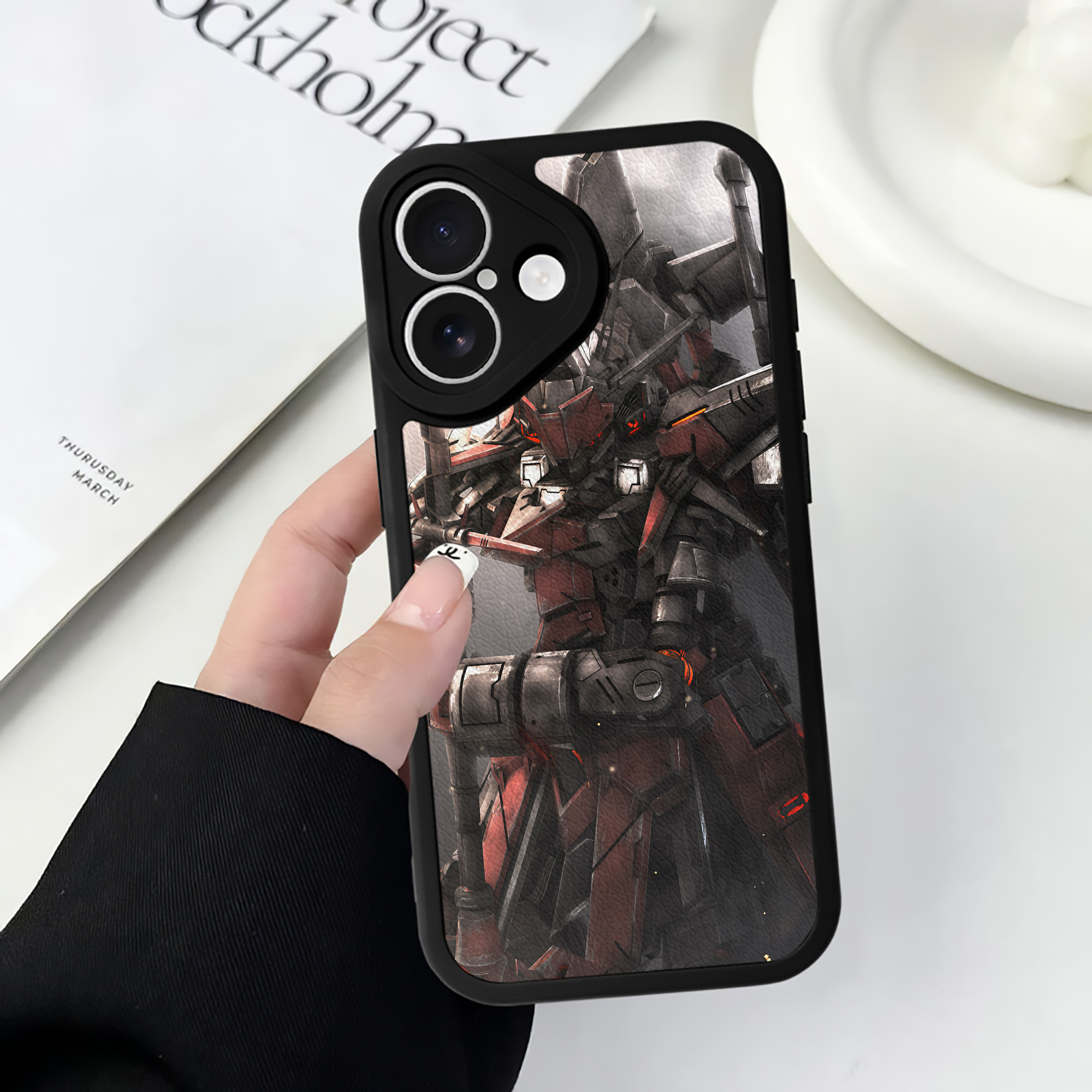 （画像用） 機動戦士ガンダム Mobile Suit Gundam 【iPhone 16シリーズ対応】シリコンスマホケース（レザー調） 材質：シリコン